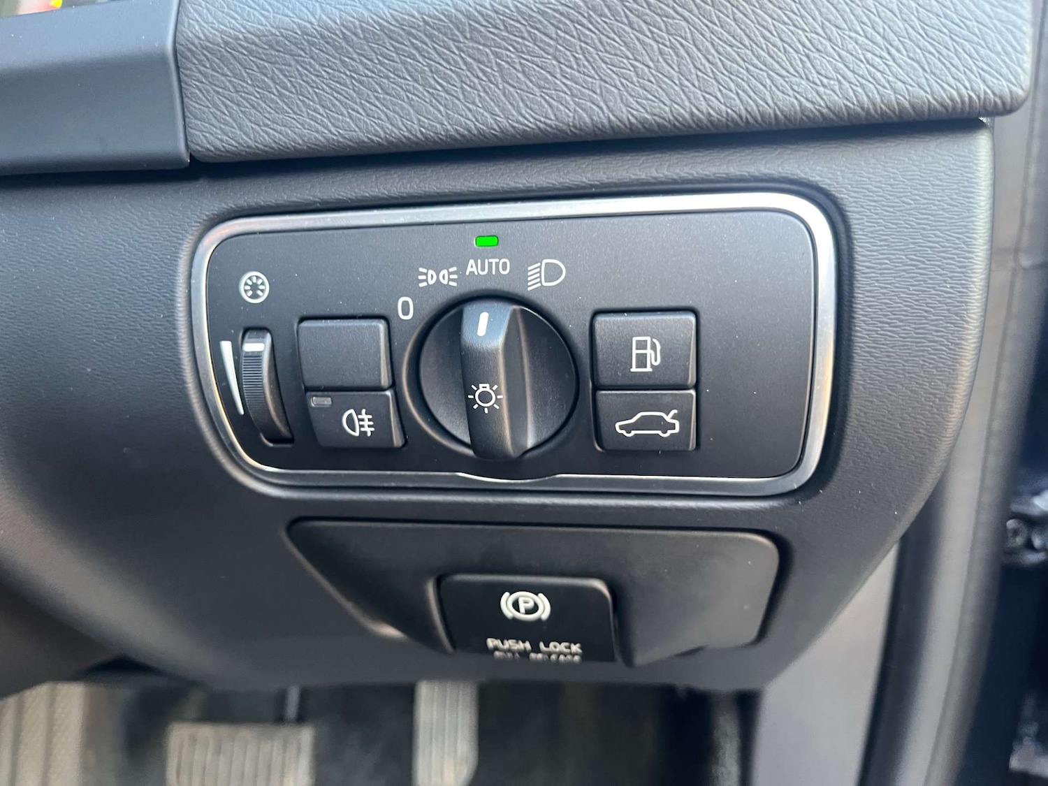 Used Volvo V60 2014 for sale - 76395528: Photo 26