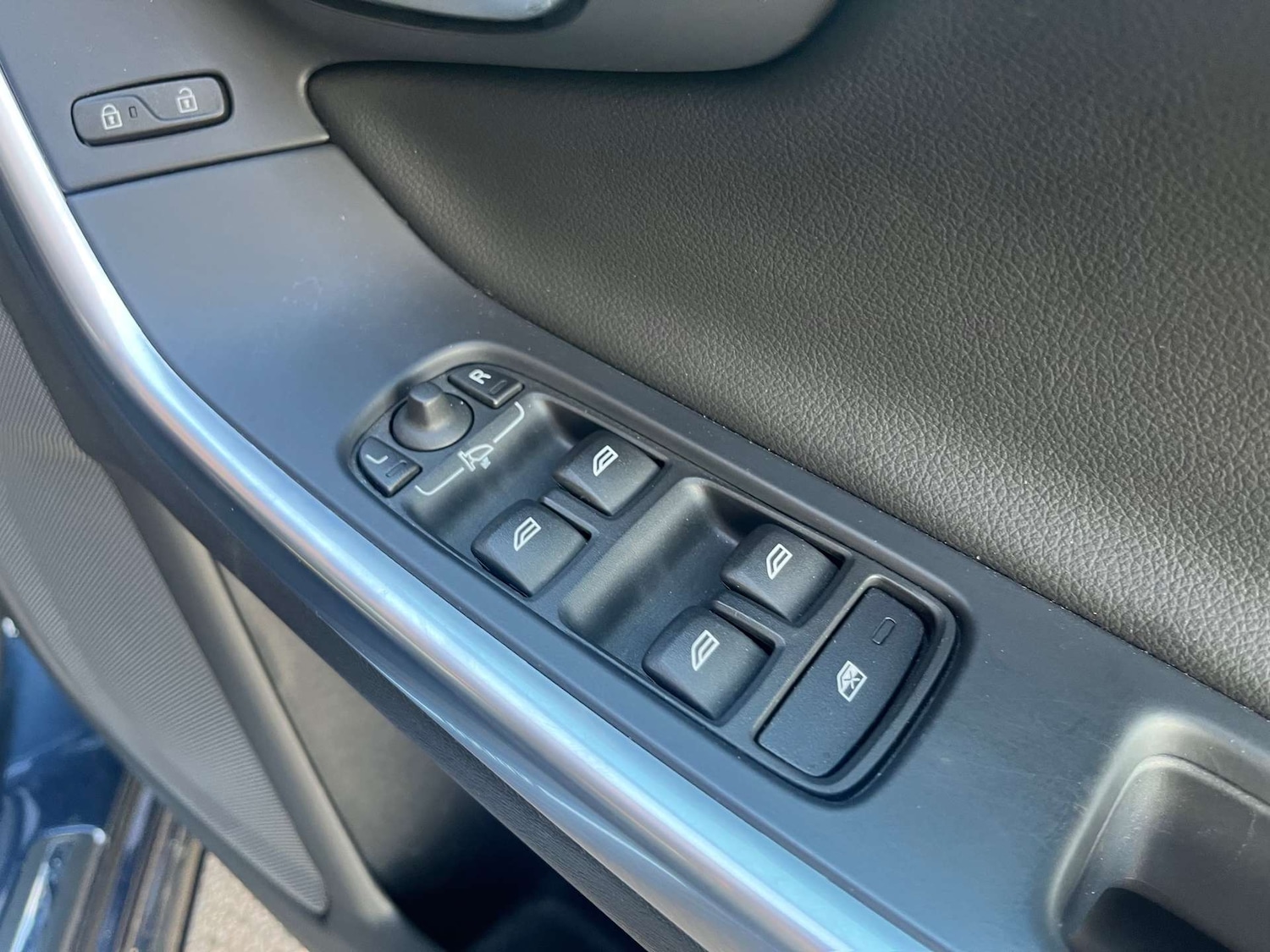 Used Volvo V60 2014 for sale - 76395528: Photo 27