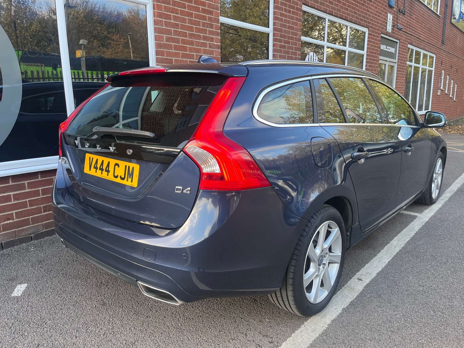 Used Volvo V60 2014 for sale - 76395528: Photo 7