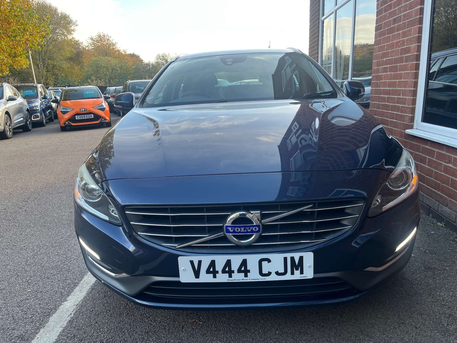 Used Volvo V60 2014 for sale - 76395528: Photo 8