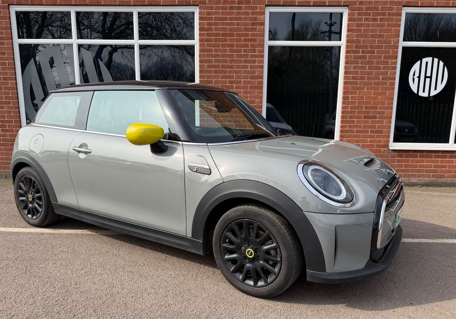 Used MINI Hatch 2022 for sale - 77967937: Photo 1