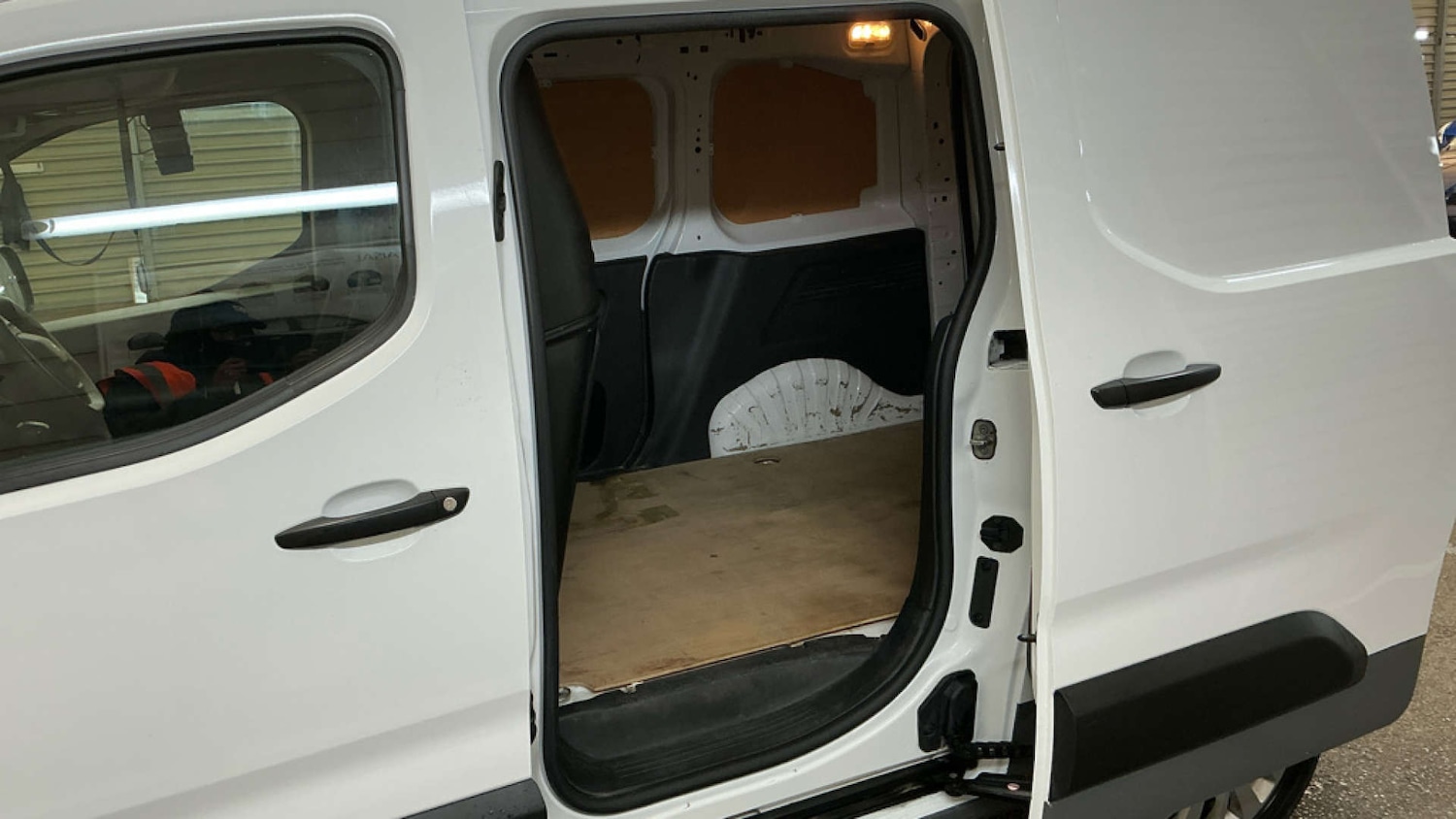 Used Peugeot Partner 2022 for sale - 77170347: Photo 6