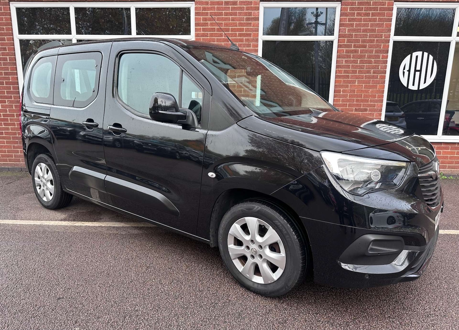 Used Vauxhall Combo Life 2019 for sale - 76520307: Photo 1
