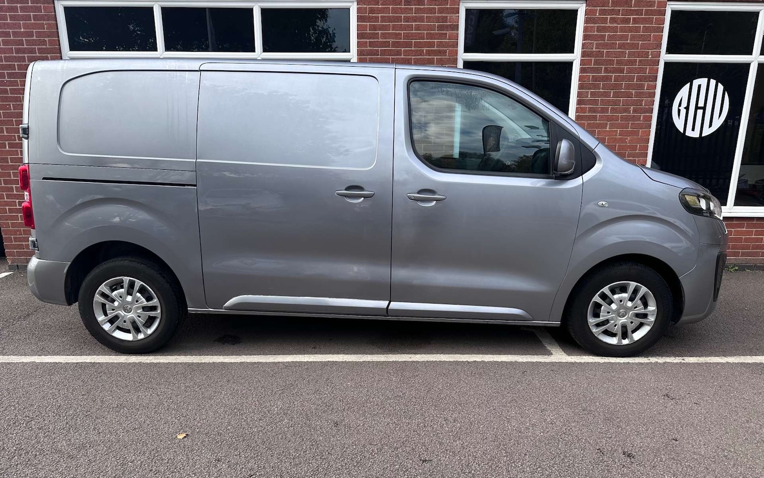 Used Vauxhall Vivaro 2021 for sale - 76313281: Photo 2