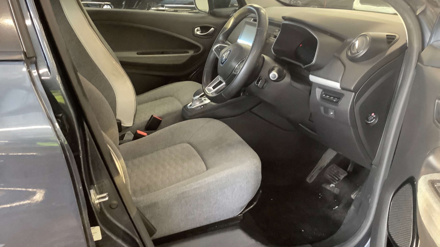 Used Renault Zoe 2020 for sale - 77548571: Photo 9