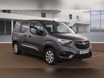 2021 - Combo-e Life SE 5dr