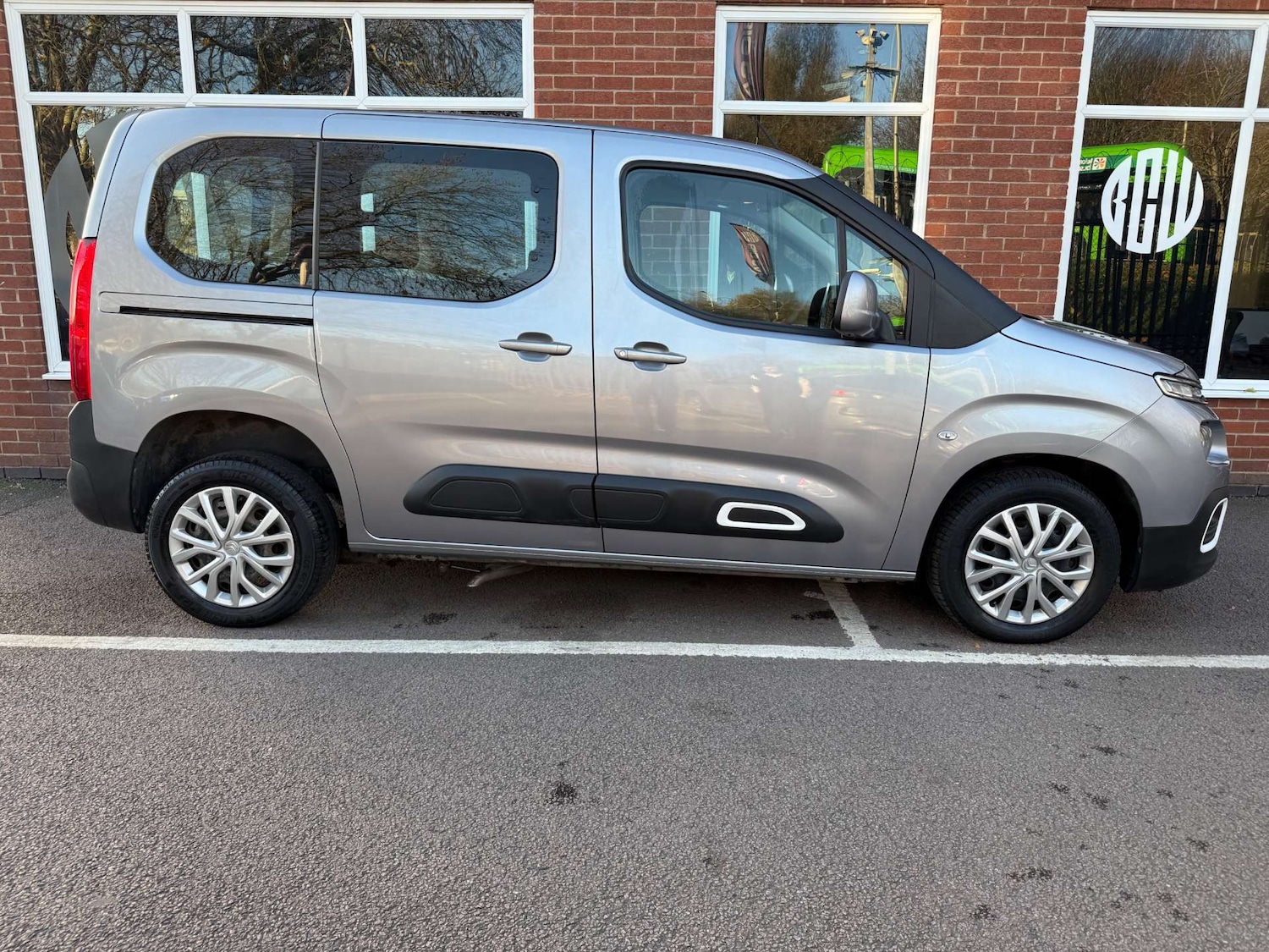 Used Citroen Berlingo 2019 for sale - 76601053: Photo 2