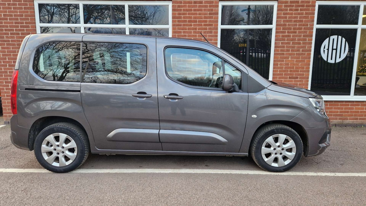 Used Vauxhall Combo Life 2019 for sale - 76923104: Photo 2