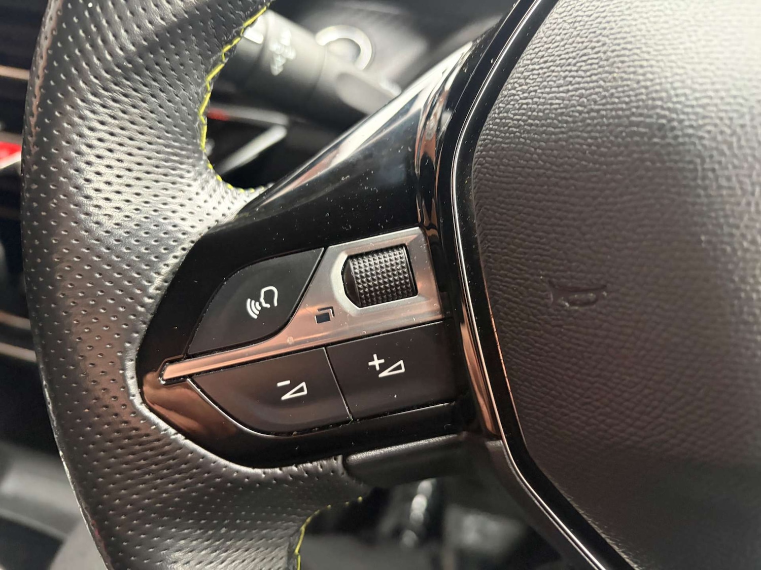 Used Peugeot 2008 2021 for sale - 77469841: Photo 19