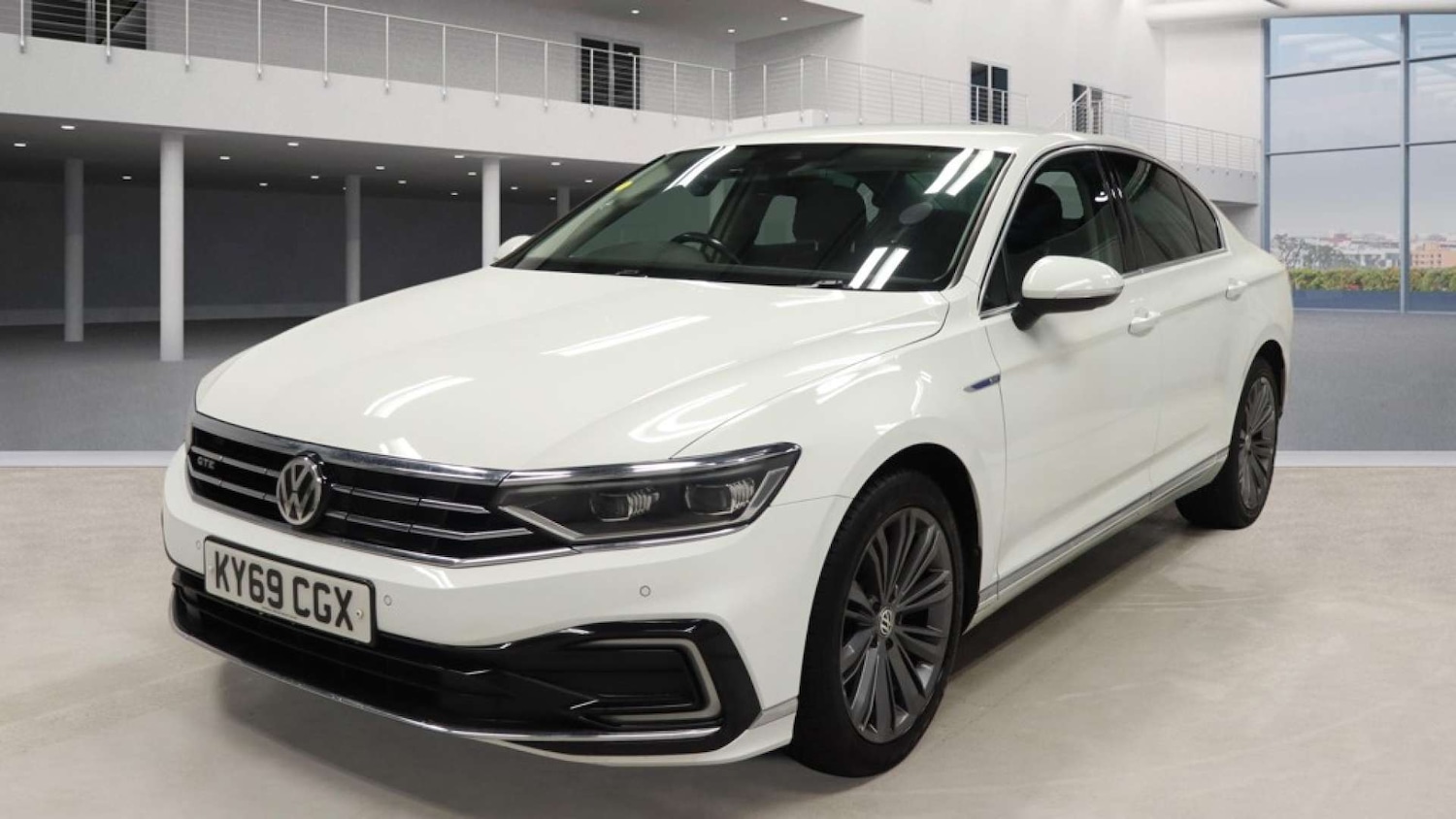 Used Volkswagen Passat 2019 for sale - 77504097: Photo 2