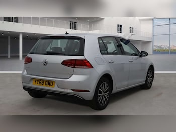 Used Volkswagen Golf 2018 for sale - 75959058: Photo