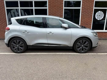 Used Renault Scenic 2017 for sale - 75674522: Photo