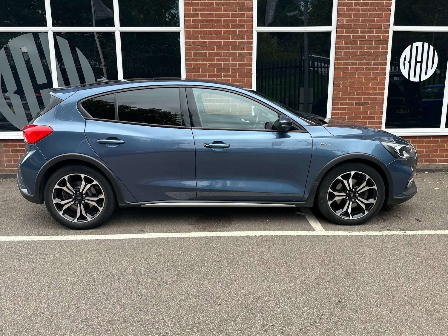 Used Ford Focus 2019 for sale - 76162624: Photo 2