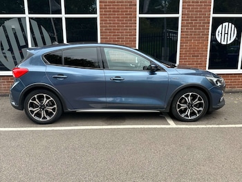Used Ford Focus 2019 for sale - 76162624: Photo 2