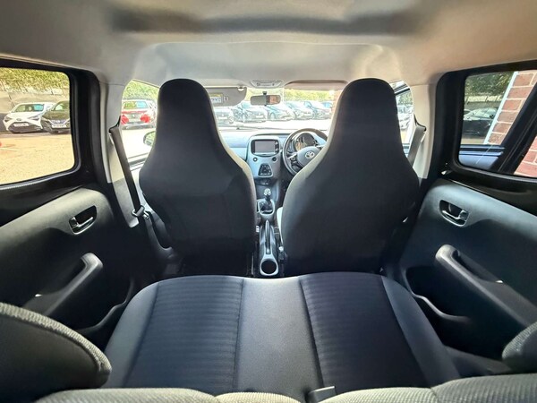 Used Toyota AYGO 2018 for sale - 76277668: Photo 31