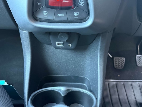 Used Toyota AYGO 2018 for sale - 76277668: Photo 46