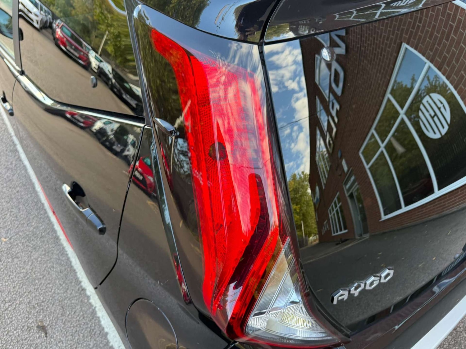 Used Toyota AYGO 2018 for sale - 76601229: Photo 16