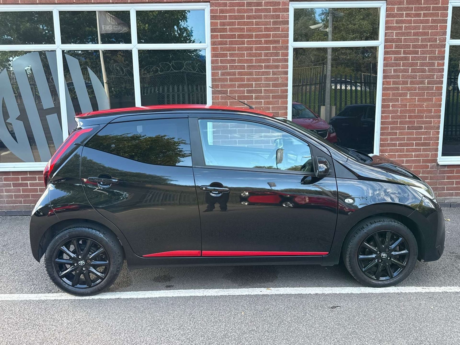 Used Toyota AYGO 2018 for sale - 76601229: Photo 3