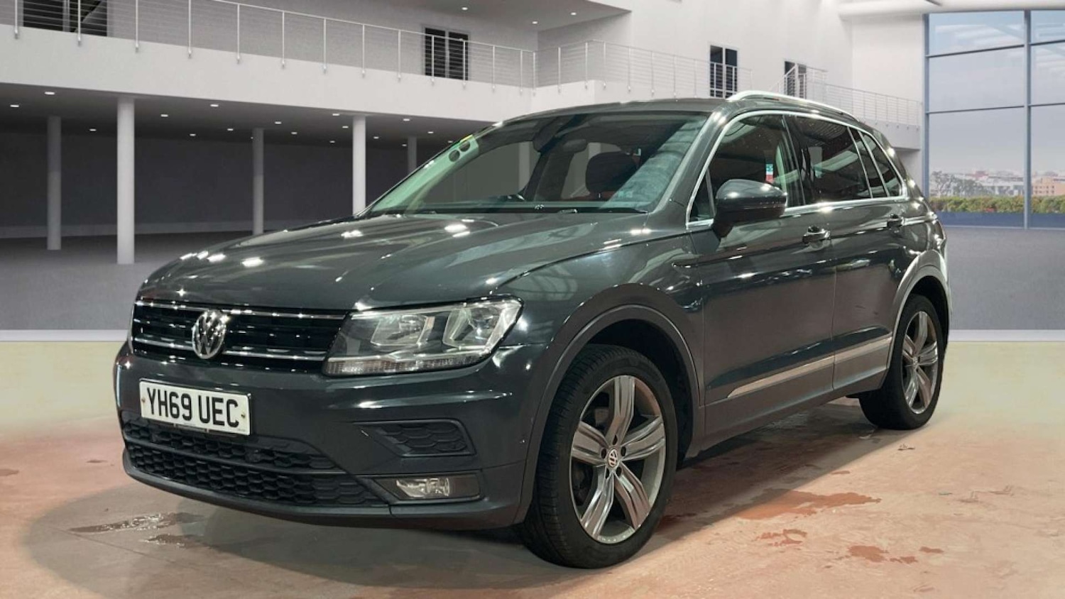 Used Volkswagen Tiguan 2019 for sale - 77045750: Photo 2