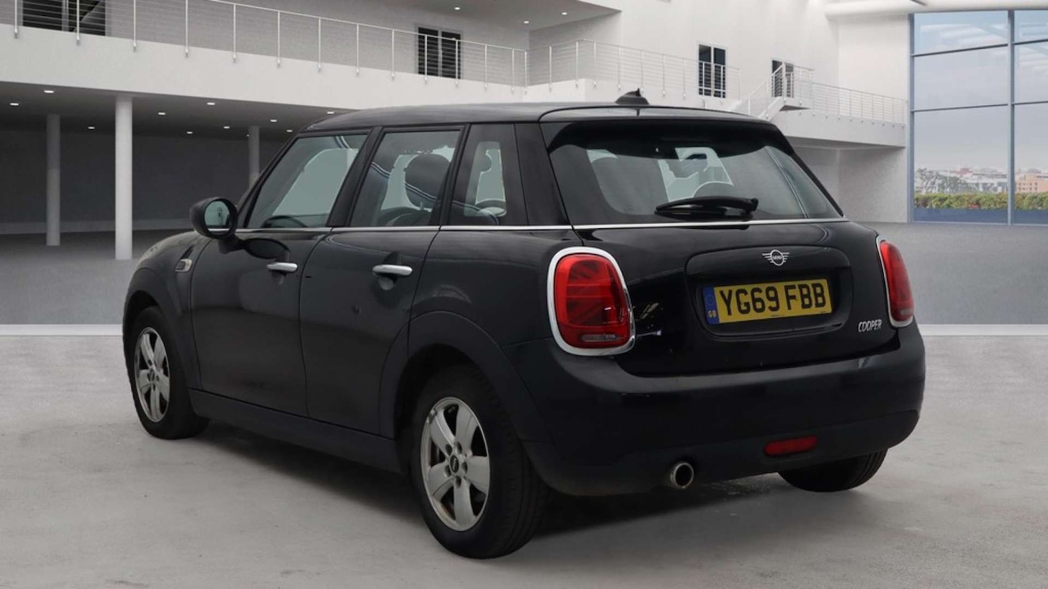 Used MINI Hatch 2019 for sale - 76126186: Photo 3