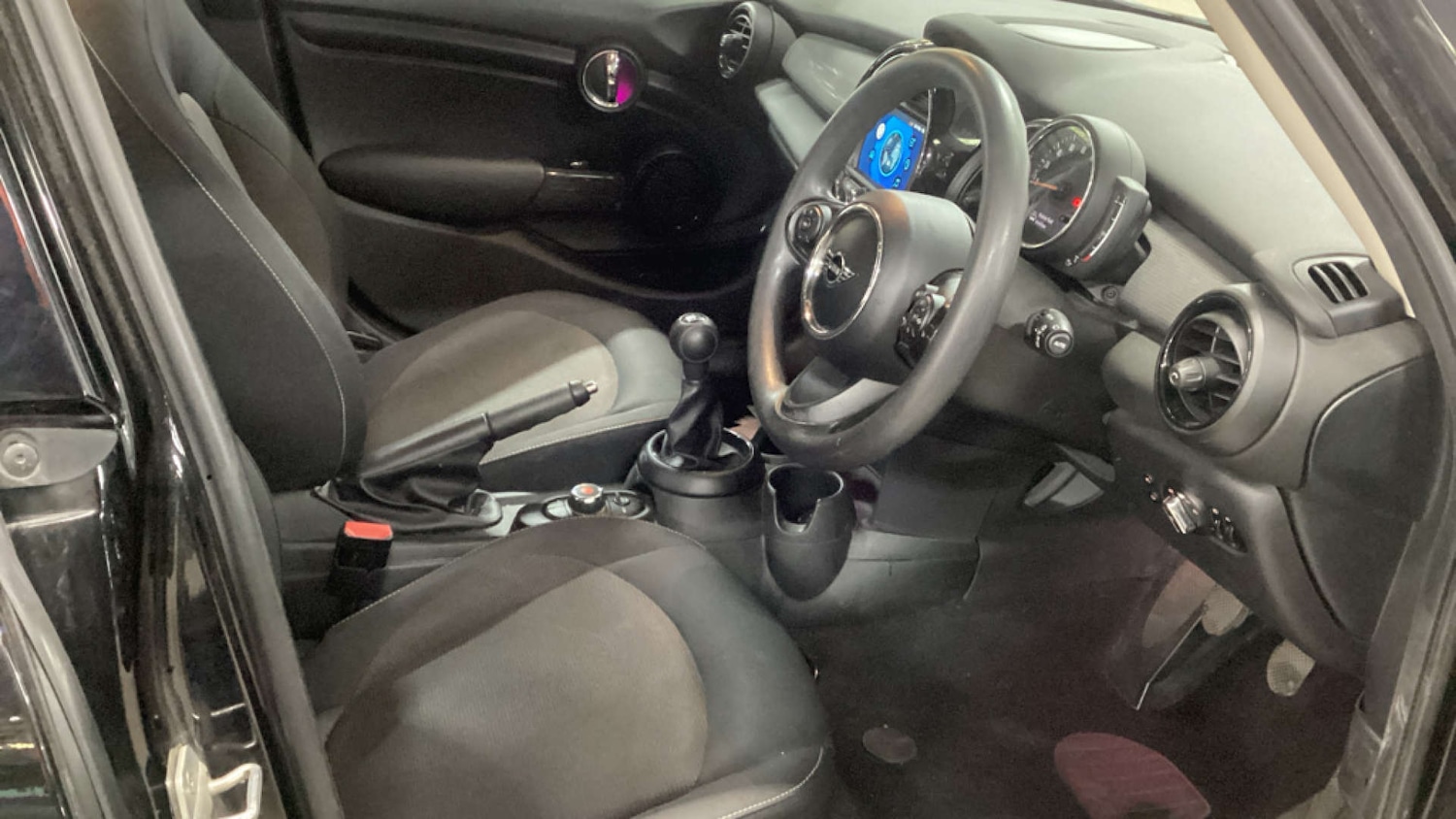 Used MINI Hatch 2019 for sale - 76126186: Photo 9