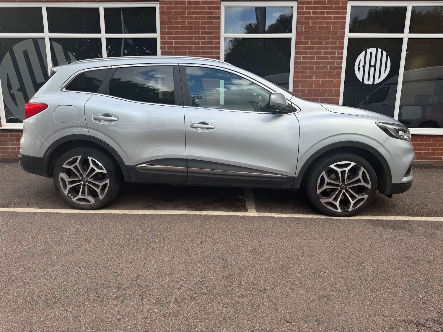 Used Renault Kadjar 2020 for sale - 76941891: Photo 2