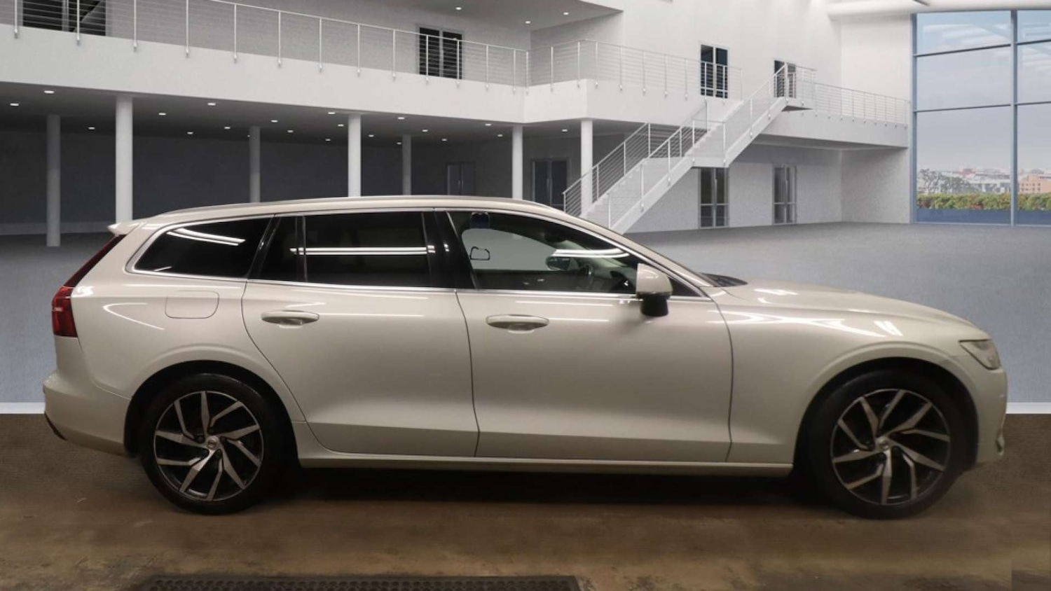 Used Volvo V60 2019 for sale - 77159478: Photo 5