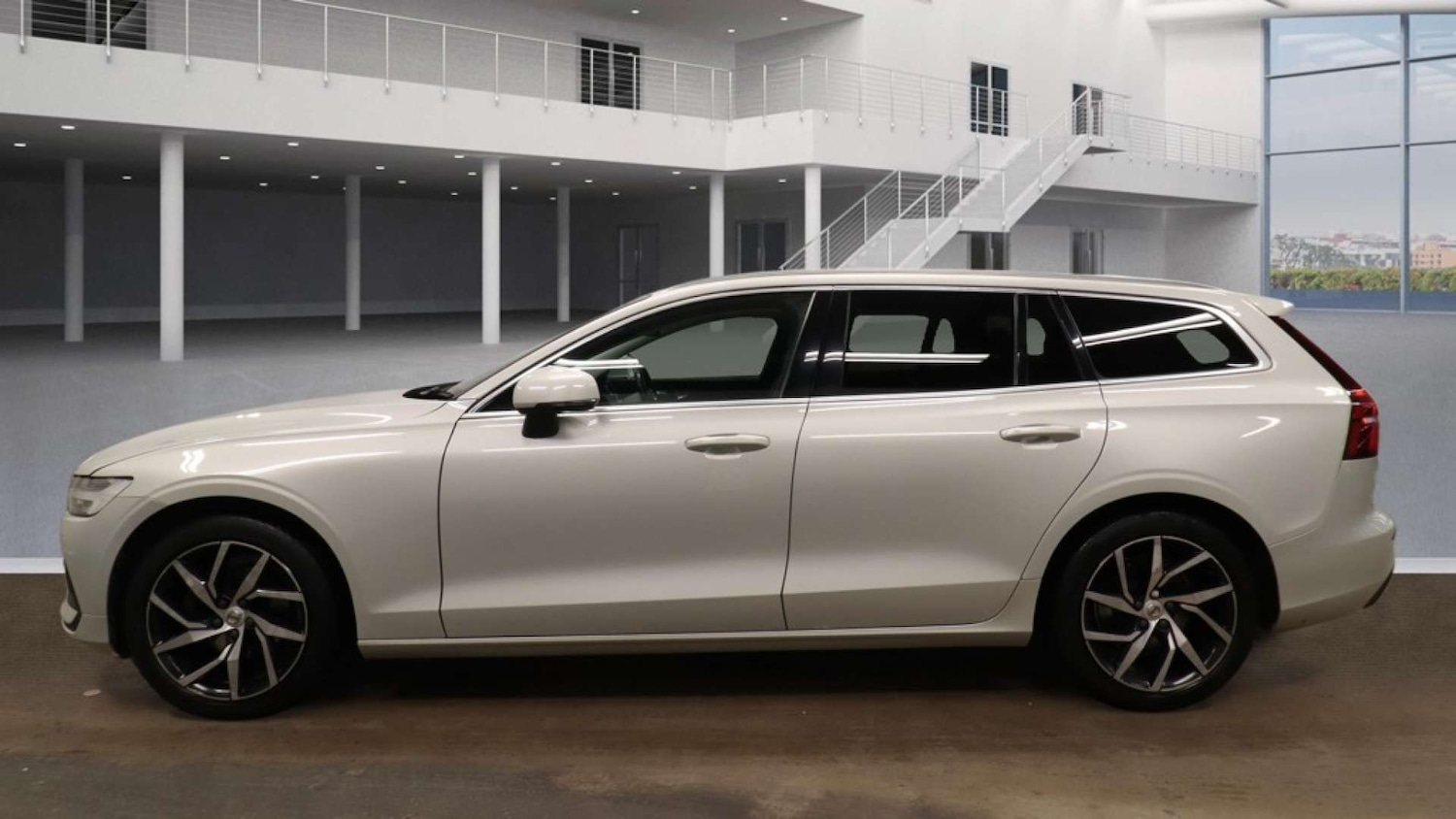 Used Volvo V60 2019 for sale - 77159478: Photo 6
