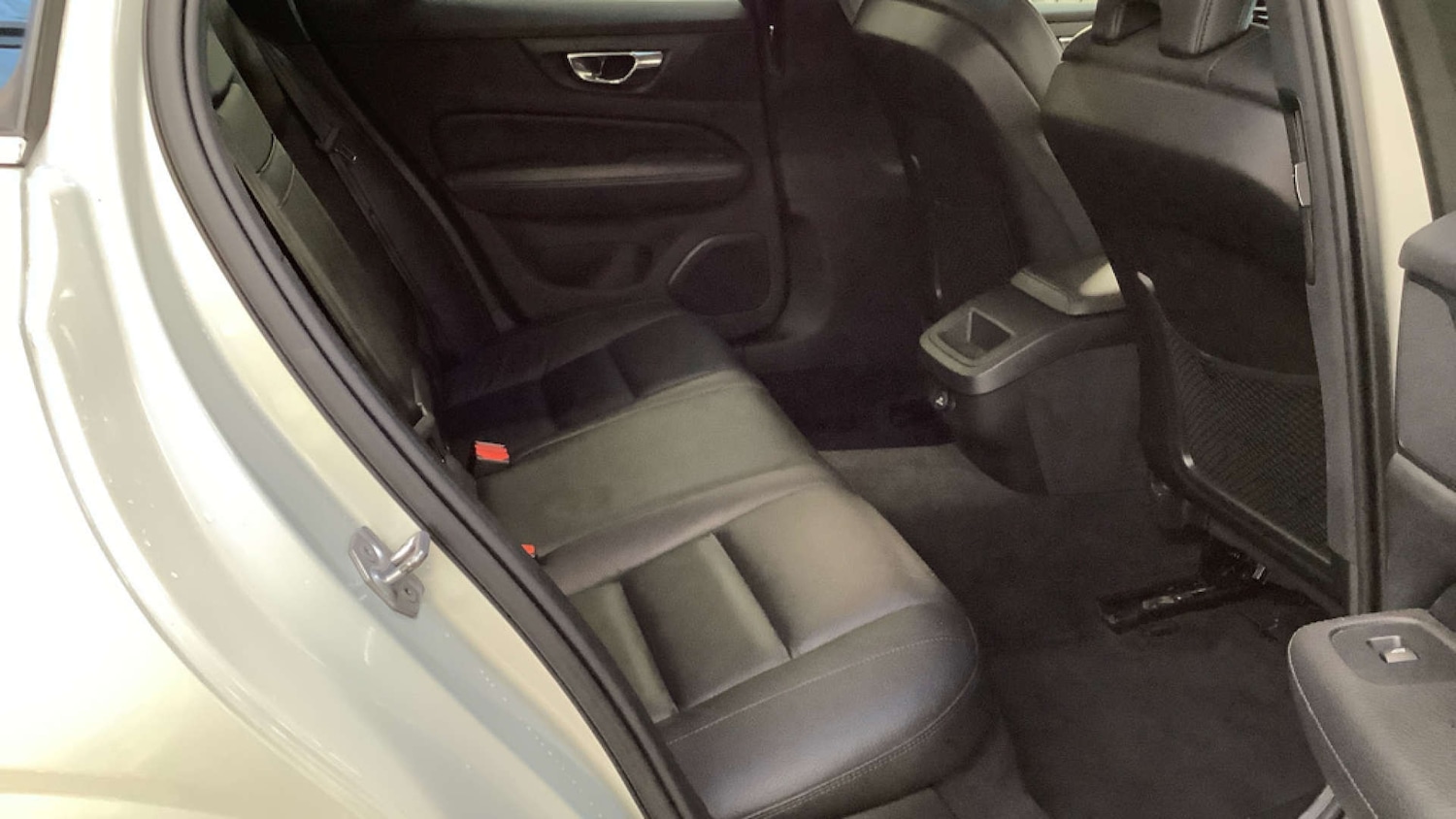 Used Volvo V60 2019 for sale - 77159478: Photo 8