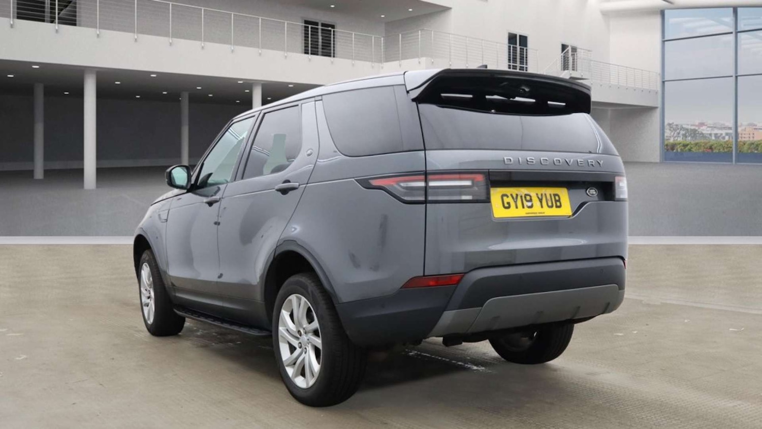 Used Land Rover Discovery 2019 for sale - 77938508: Photo 3