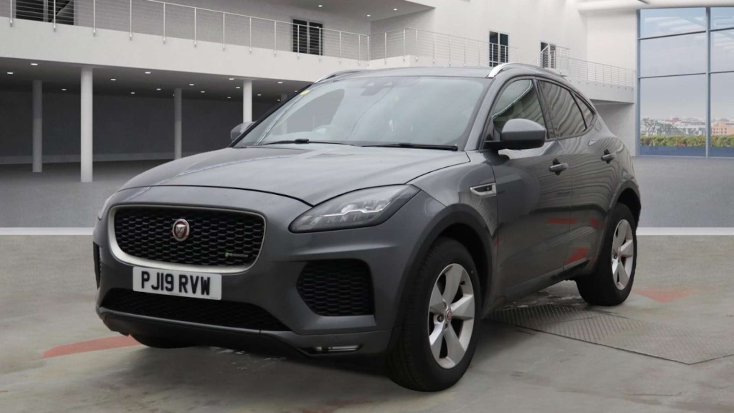 Used Jaguar E-Pace 2019 for sale - 76536186: Photo 2