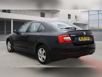 Used Skoda Octavia 2019 for sale - 76687499: Photo