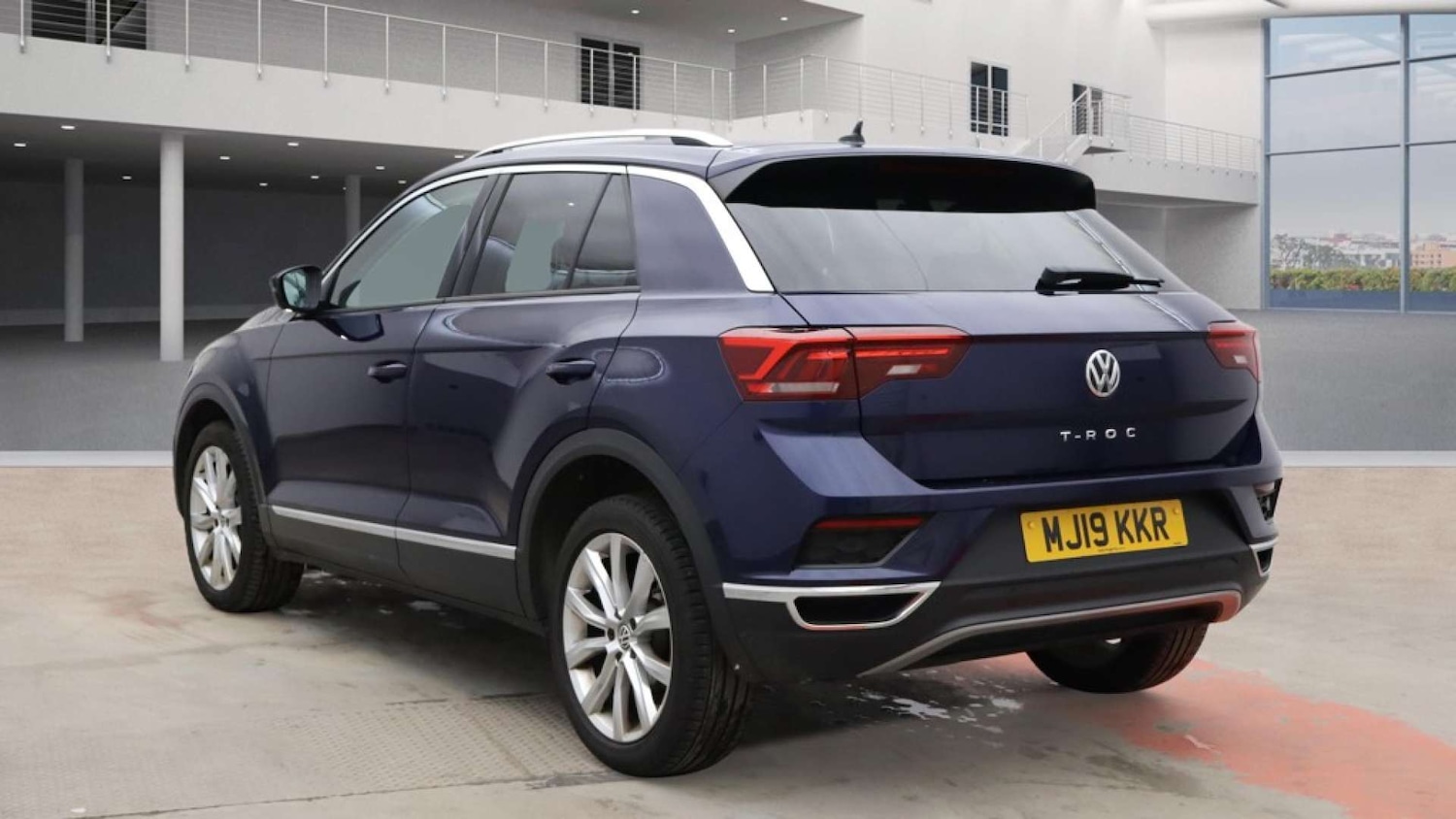 Used Volkswagen T-Roc 2019 for sale - 77573069: Photo 3