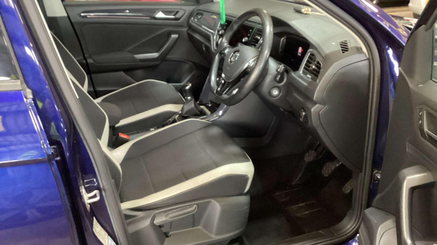 Used Volkswagen T-Roc 2019 for sale - 77573069: Photo 9