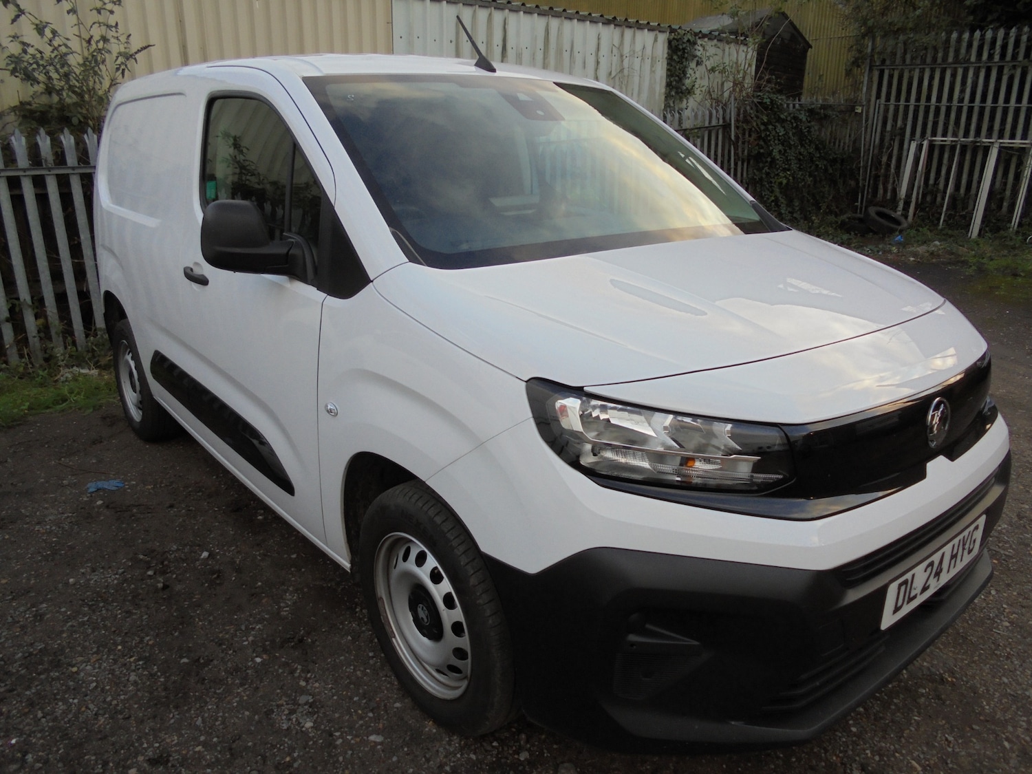 Used Vauxhall Combo 2024 for sale - 76738007: Photo 2