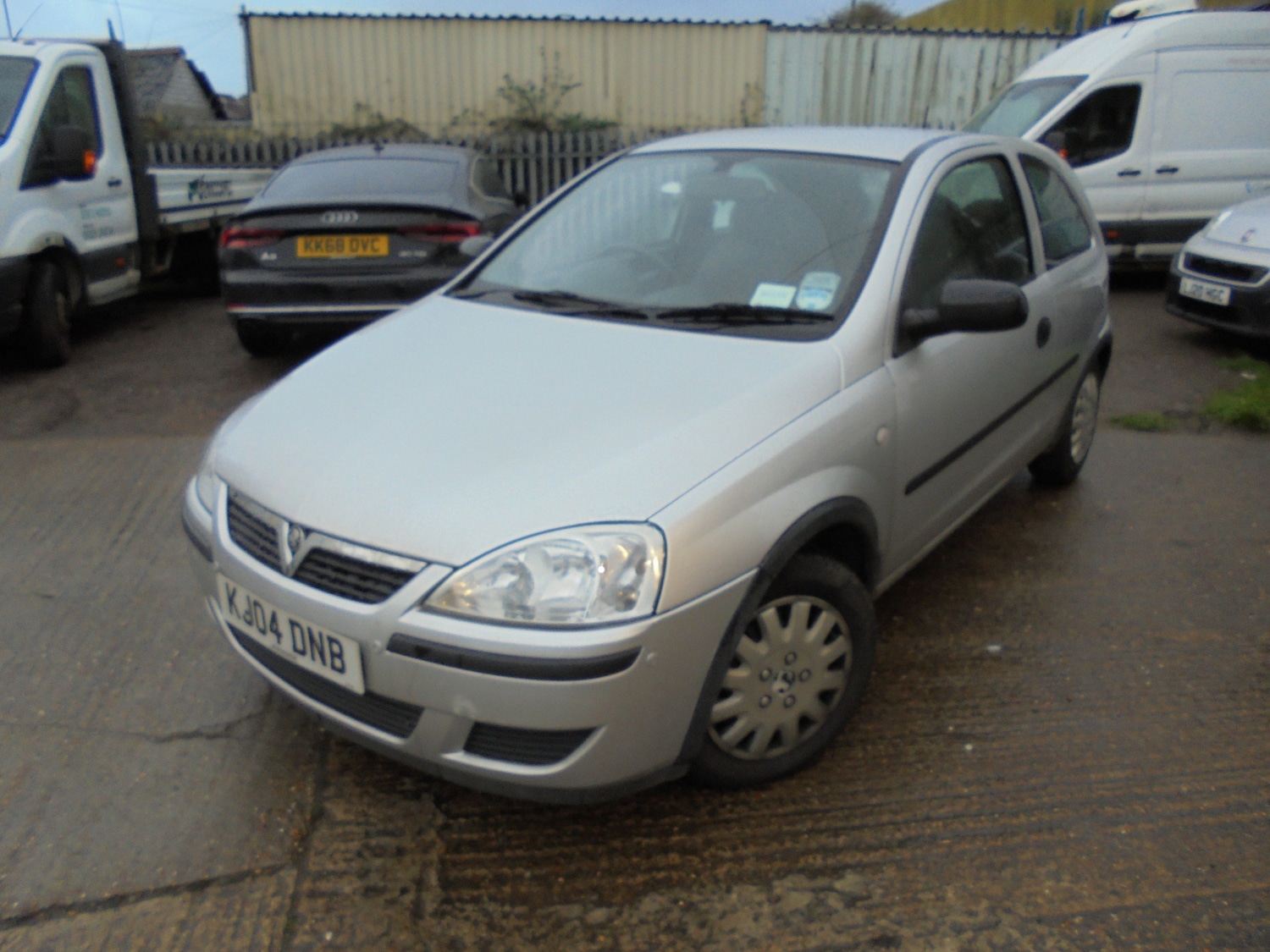 Used Vauxhall Corsa 2004 for sale - 77285573: Photo 2