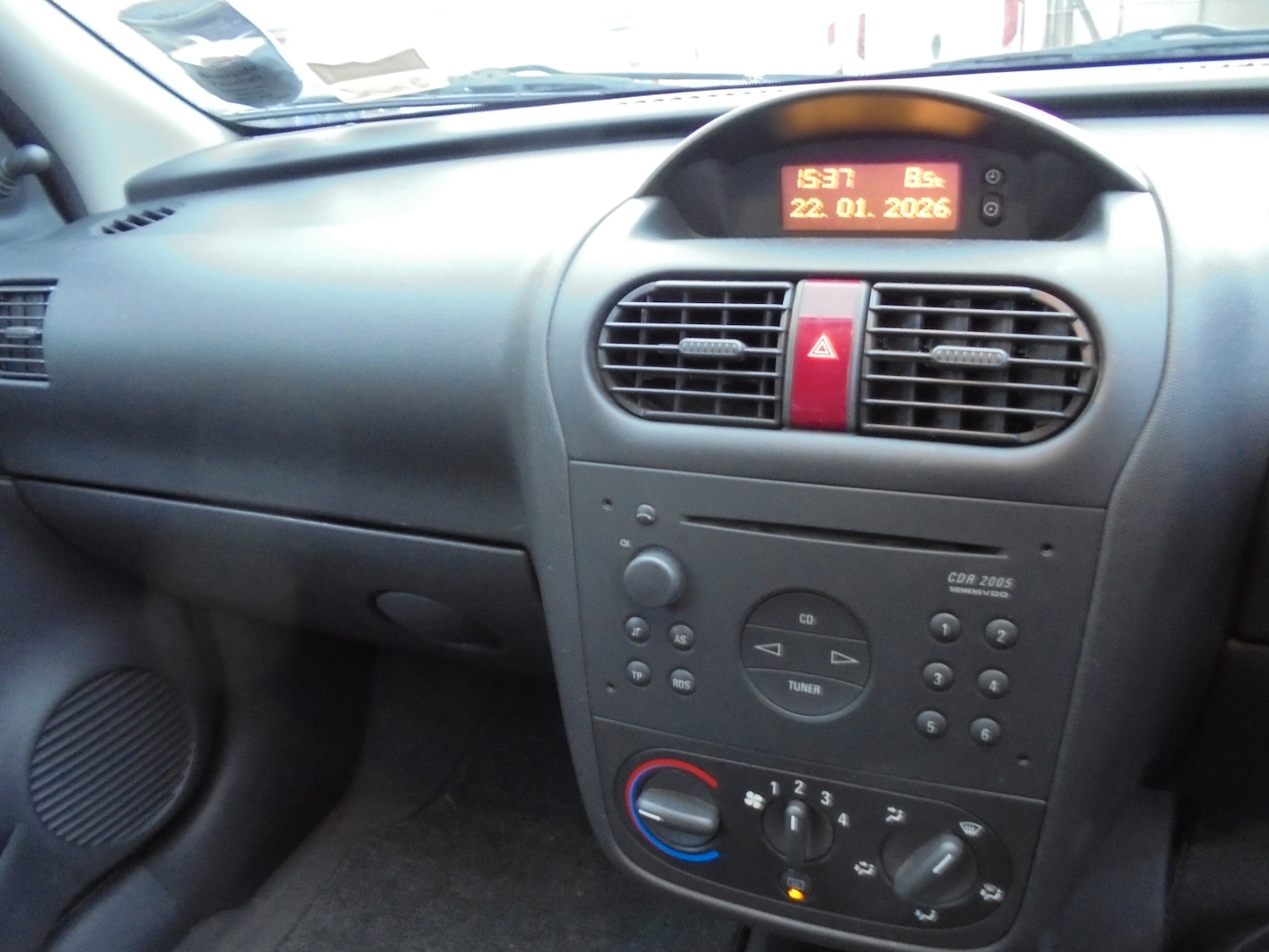 Used Vauxhall Corsa 2004 for sale - 77285573: Photo 8