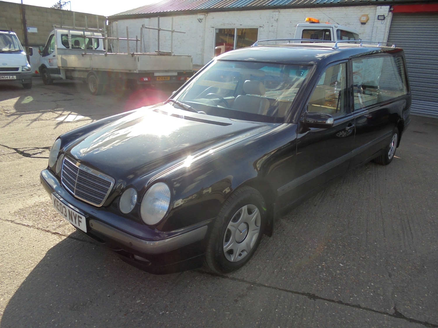 Used Mercedes-Benz E Class 2003 for sale - 78028190: Photo 2
