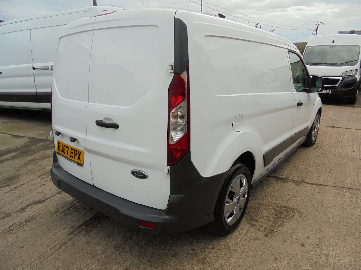 Used Ford Transit Connect 2017 for sale - 76696602: Photo 4