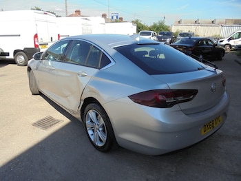 Used Vauxhall Insignia 2018 for sale - 79102036: Photo