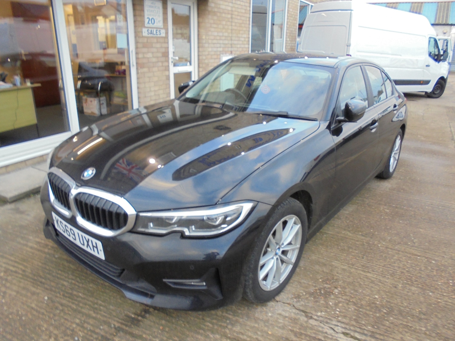 Used BMW 3 Series 2019 for sale - 76738015: Photo 2