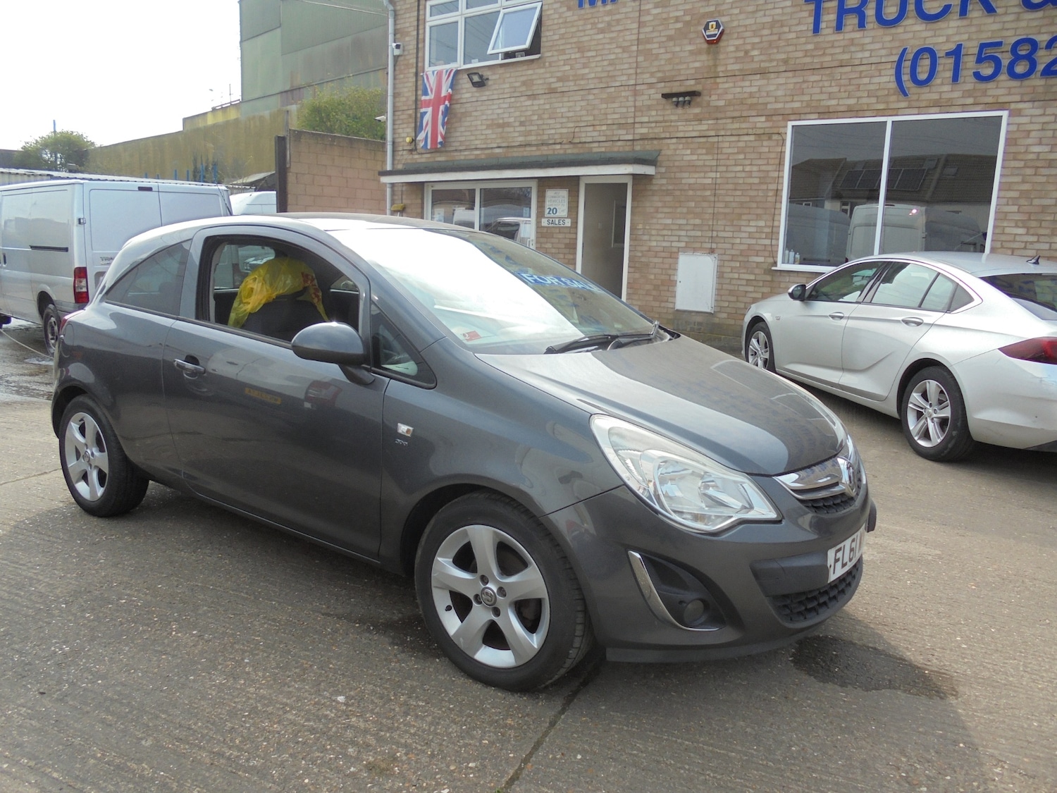 Used Vauxhall Corsa 2011 for sale - 78000086: Photo 2