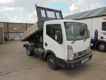 Used Nissan Cabstar 2015 for sale - 75355800: Photo