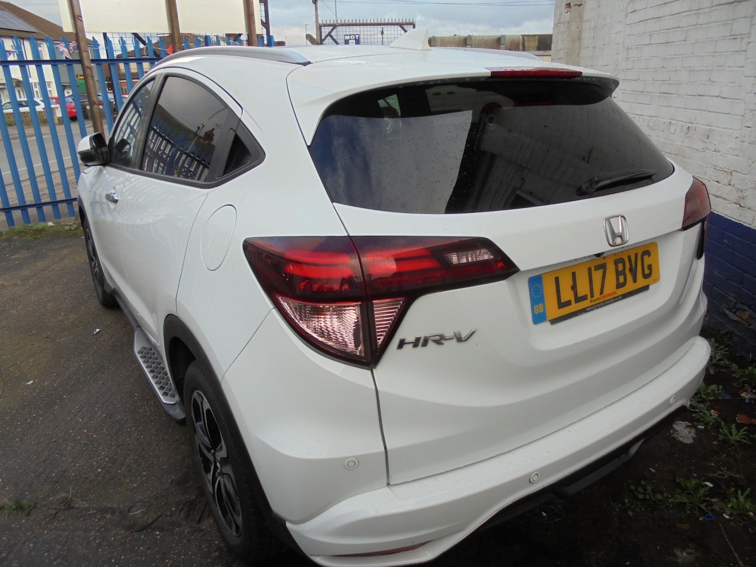 Used Honda HR-V 2017 for sale - 77691102: Photo 3