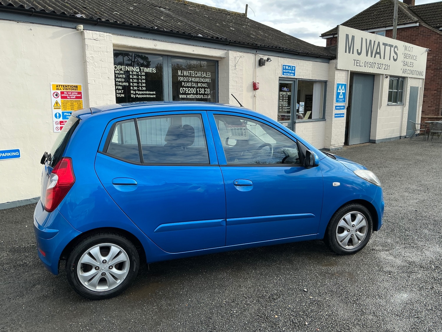 Used Hyundai i10 2011 for sale - 76477032: Photo 2