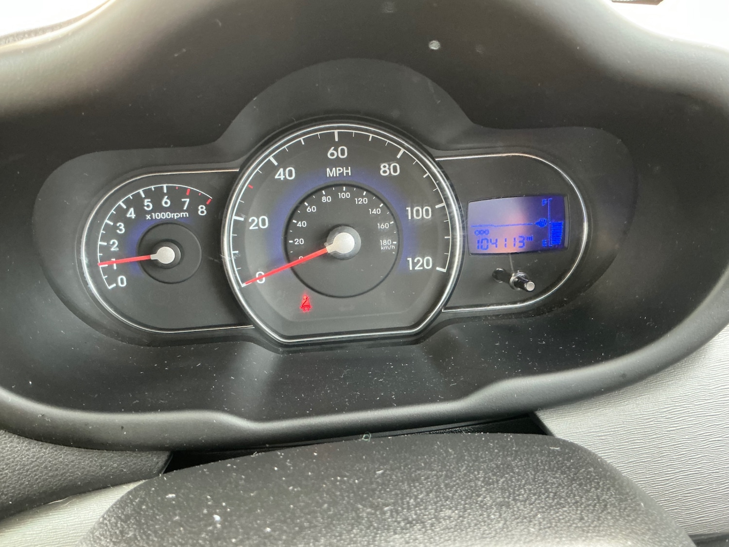 Used Hyundai i10 2011 for sale - 76477032: Photo 9