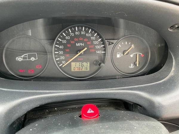 Used Ford Escort 2002 for sale - 75736135: Photo 9