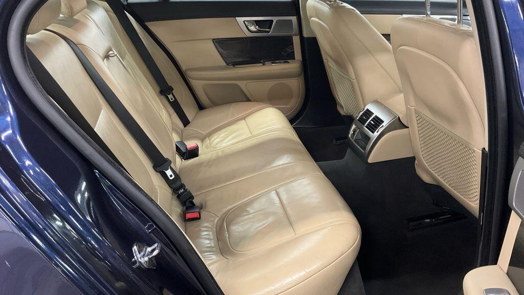 Used Jaguar XF 2015 for sale - 77641909: Photo 8