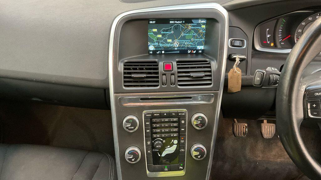 Used Volvo XC60 2015 for sale - 77336404: Photo 10