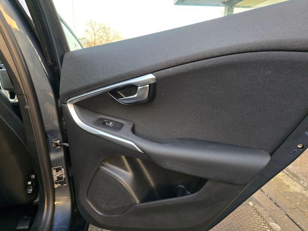 Used Volvo V40 2016 for sale - 77211614: Photo 15